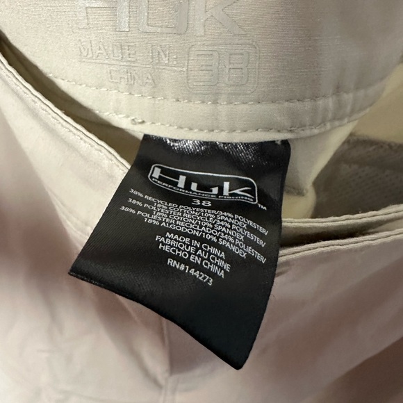 Huk Men's Performance Material Light Khaki Chino Fishing pants - Picture 5 of 8